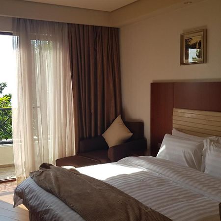 Sea View Apartment At Oasis Chakvi Exterior photo