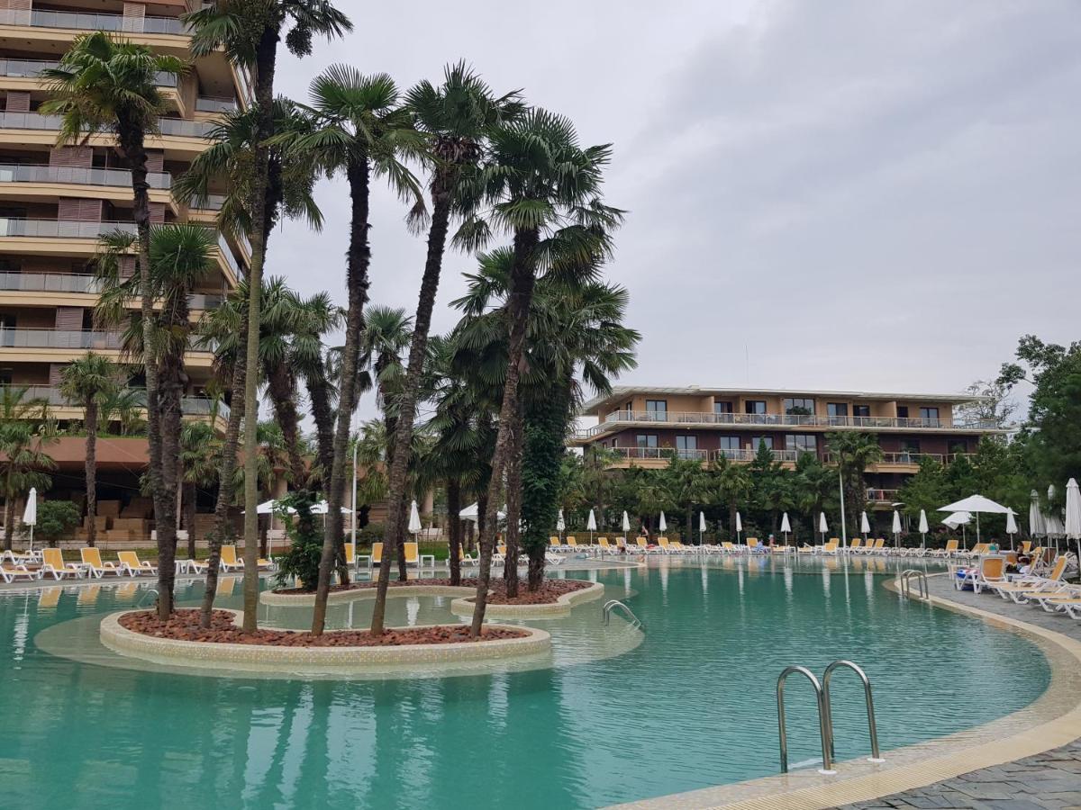 Sea View Apartment At Oasis Chakvi Exterior photo